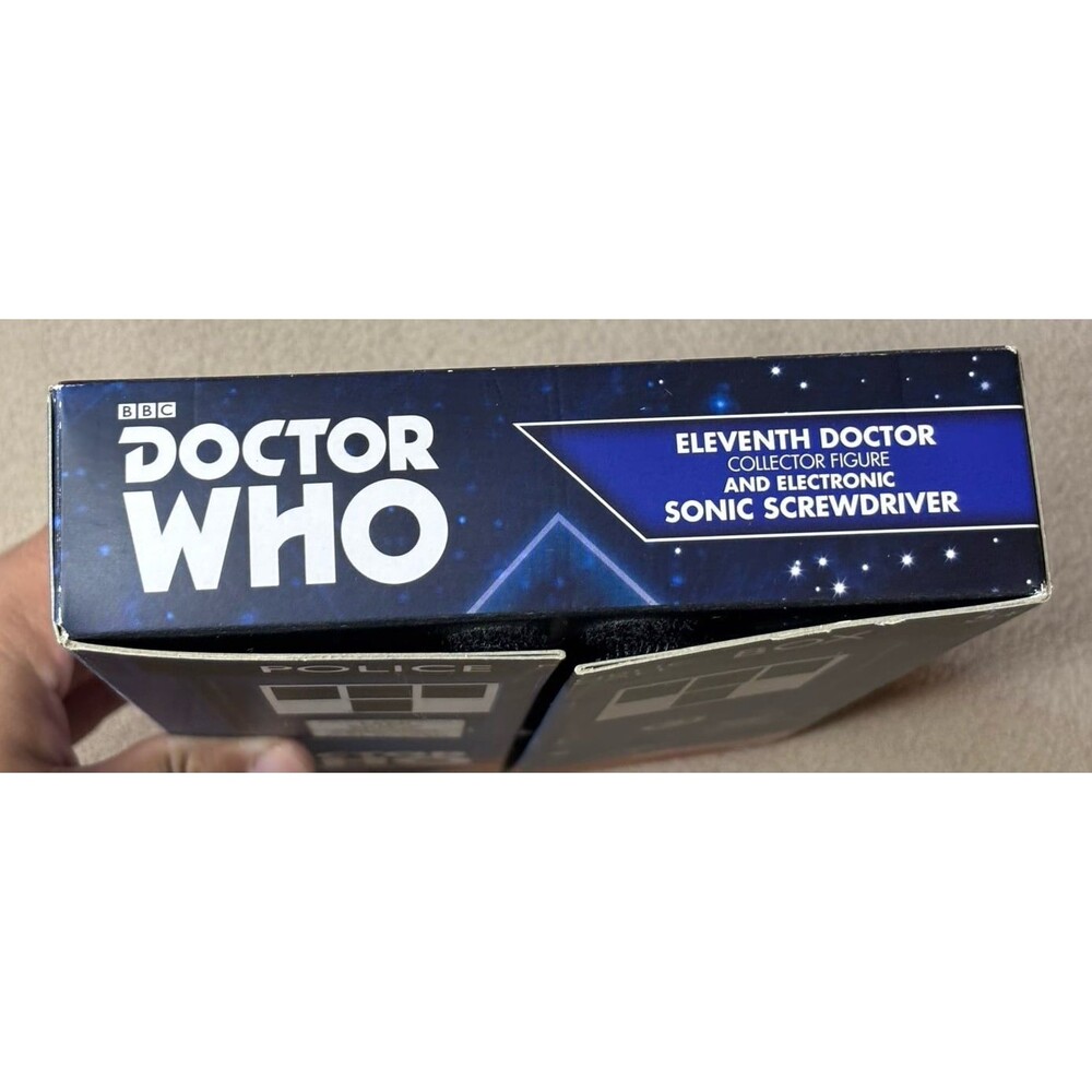 New Underground Toys Doctor Who 2011 Eleventh Doctor Figure & Sonic Screwdriver - Picture 6 of 7